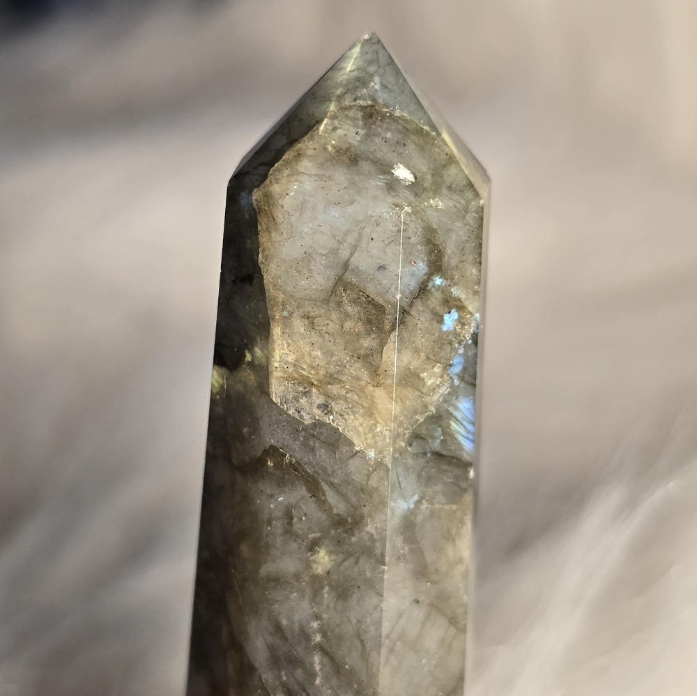 Labradorite Healing Tower - Picture 4 of 5